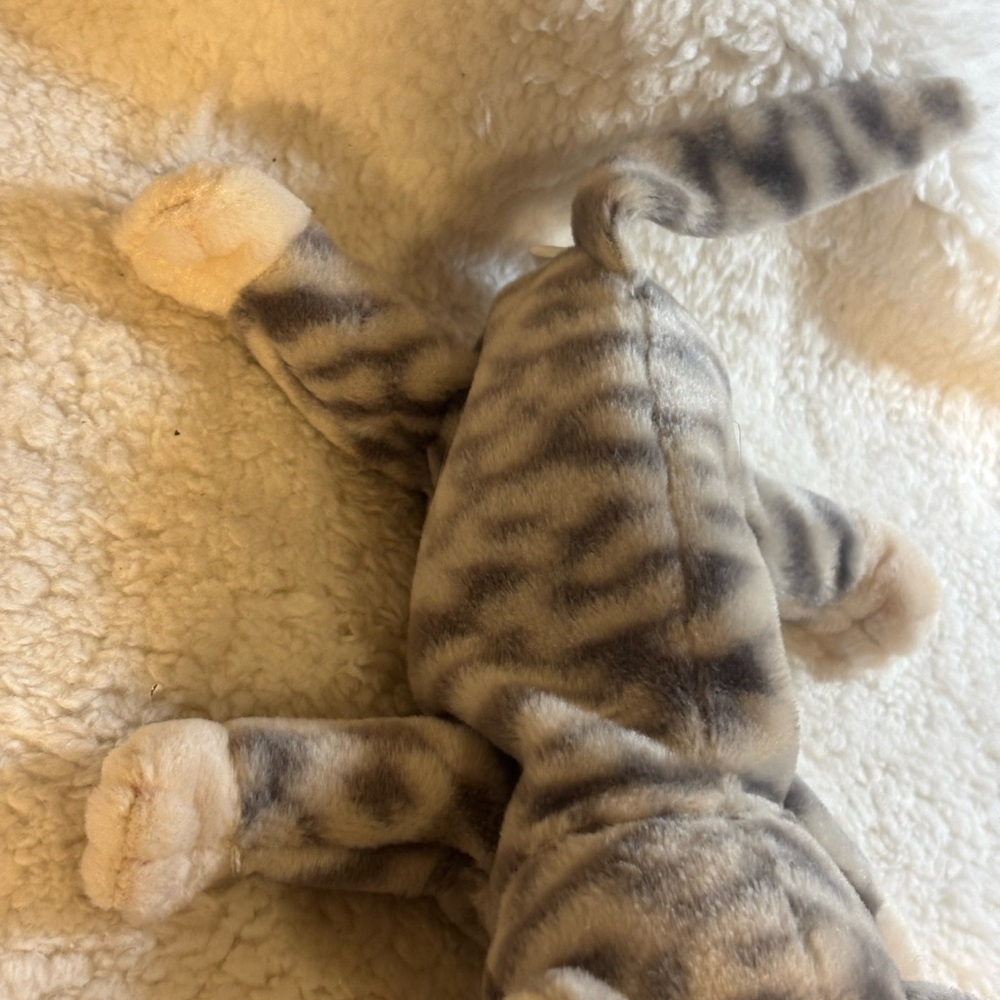 Ty Beanie Babies “Silver” Cat. Retired and collectible. Retired - Picture 3 of 8